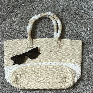 Altru Cream and White Beachy Tote Bag NWOT